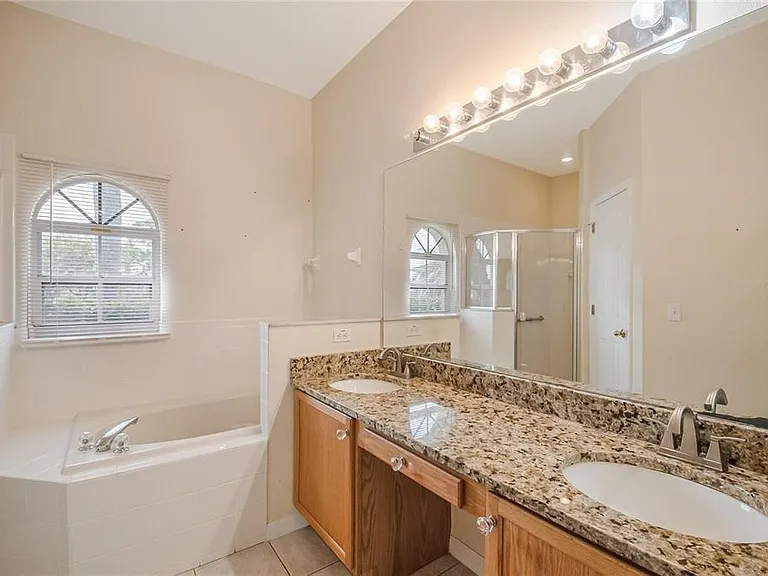 603 Pinehurst Ct — Photo 12