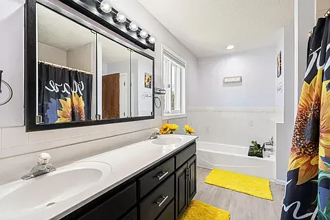 1065 Barney St — Photo 31