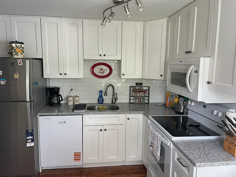 6001 Liverpool Ln — Photo 7