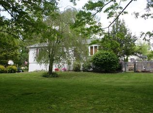 4 Hawthorne Rd, Hewitt, NJ 07421