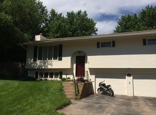 107 Cedar St, Kearney, NE 68845