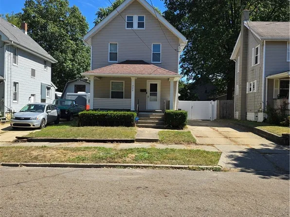 979 Neptune Ave, Akron, OH 44301