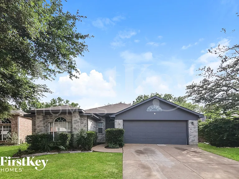 1446 Cross Courts Dr — Photo 1