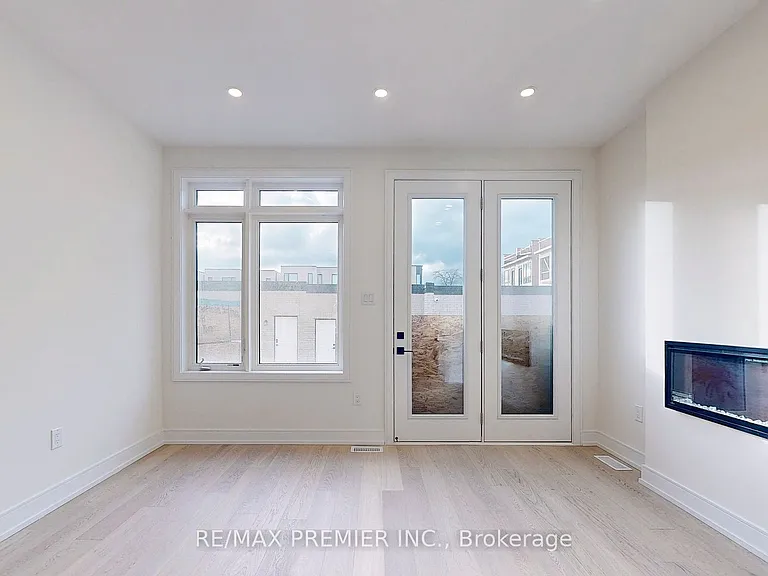 208 McRoberts Ave — Photo 14