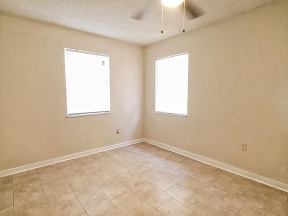5th image of 8 Rowland Ct #C