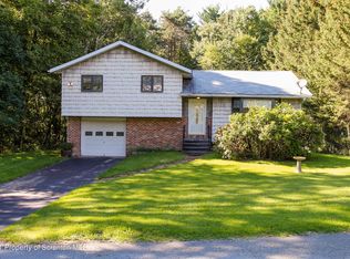 4130 Dawn Acres Dr, Moscow, PA 18444