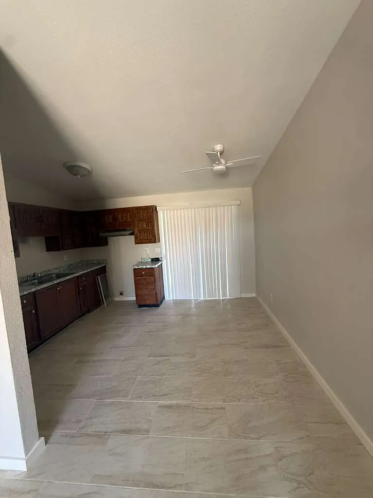 2 bed, 700 sqft, $1,500 — Photo 2