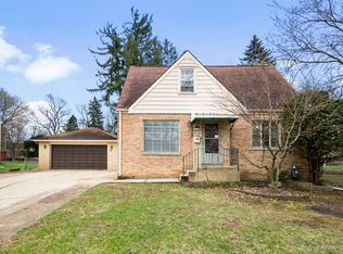 819 Sunset Rd, Wheaton, IL 60189