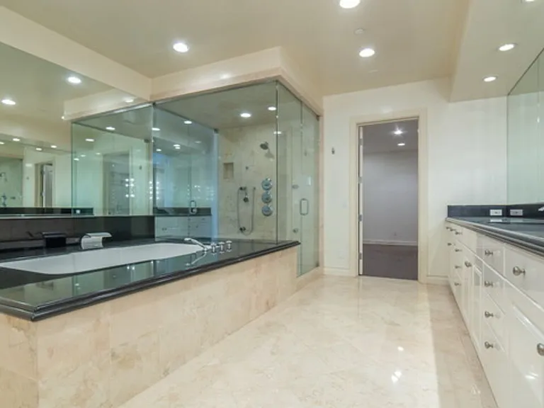 14445 Mulholland Dr — Photo 26