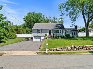 12 Kingston Rd, Wayne, NJ 07470