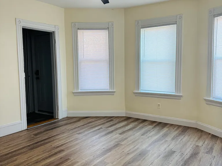 65 Raymond St #1 — Photo 5