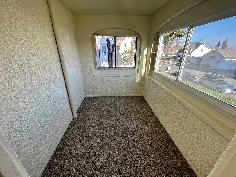 215 N Ivy St #1 — Photo 6