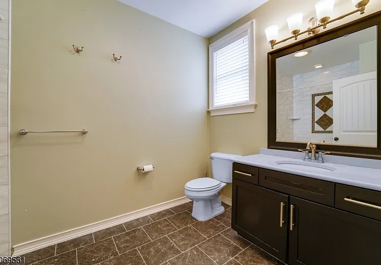 10-12 Elmer St #J — Photo 11
