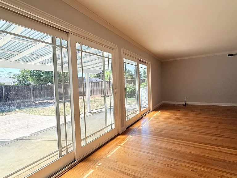1771 Lynwood Dr — Photo 14