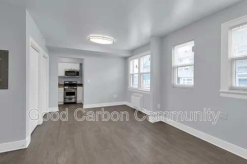 2136 Main St Photo 1