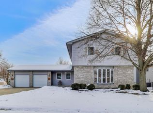 3409 W Bretons Dr, McHenry, IL 60050