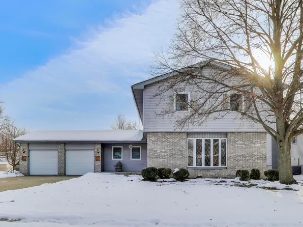 3409 W Bretons Dr, McHenry, IL 60050