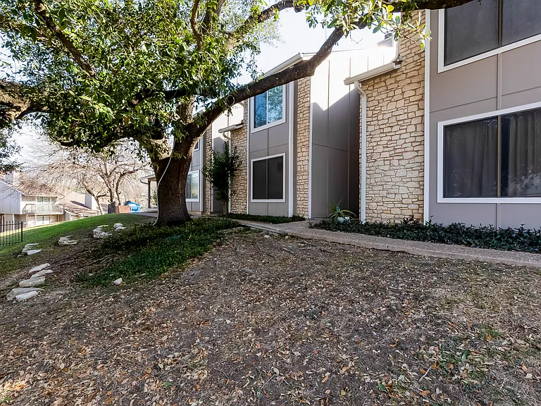 1740 Timber Ridge Rd — Photo 4