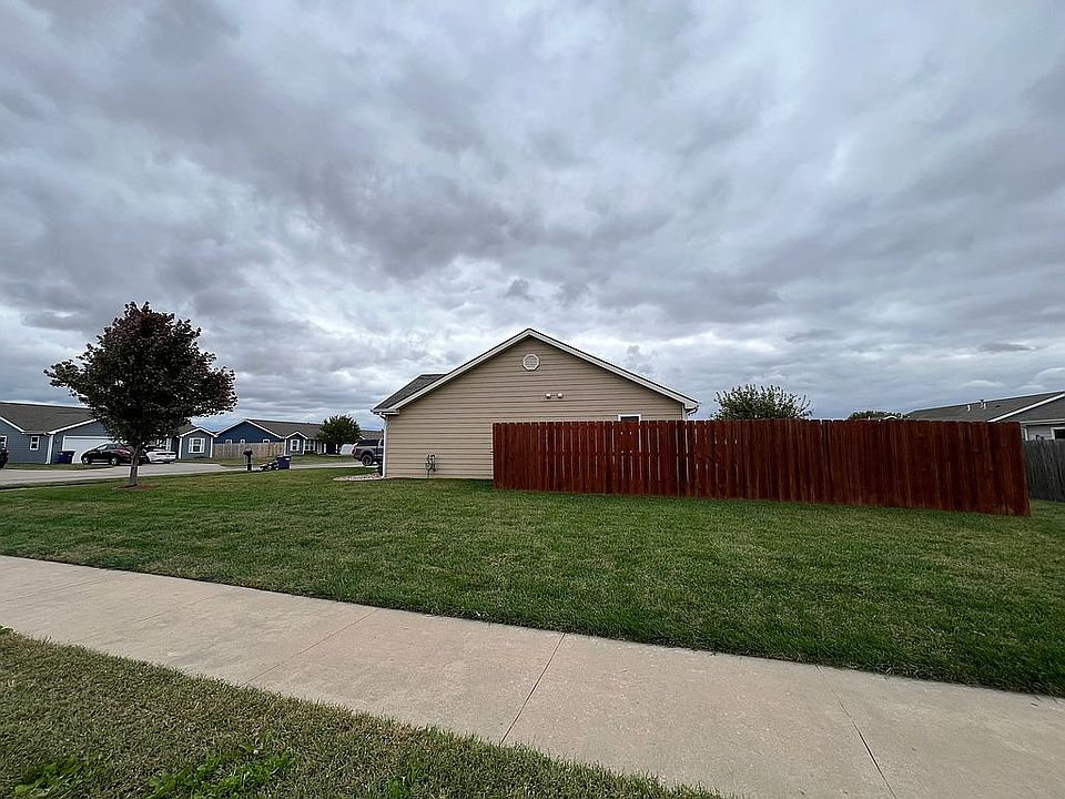 2813 Brookville Dr, Manhattan, KS 66502 Zillow