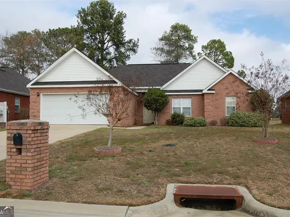 323 Links View Dr, Bonaire, GA 31005