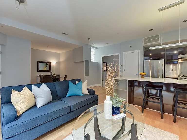 2426 Ontario Rd #102 — Photo 3
