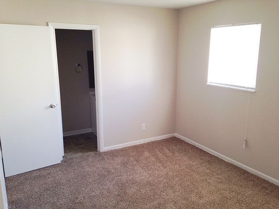 lelandmasterbedroomandbath1_10062014
