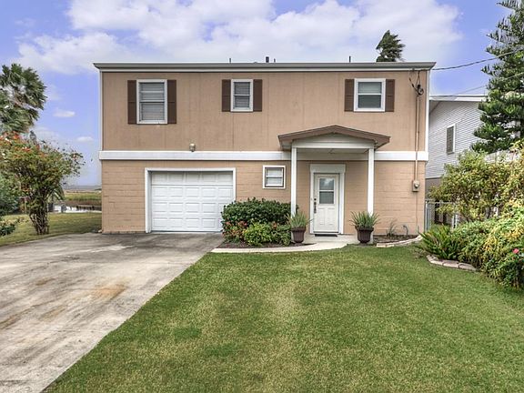 3rd image of 1019 Commodore Dr