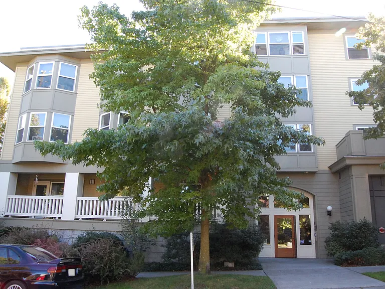 1505 E Harrison St — Photo 1
