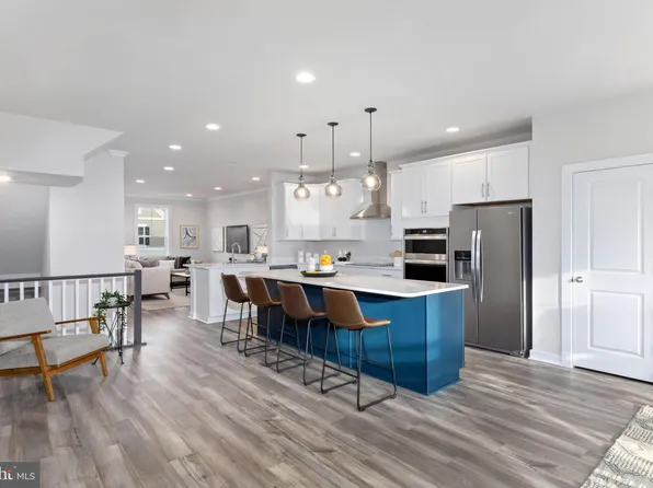 609 Barnehurst St, Middle River, MD 21220