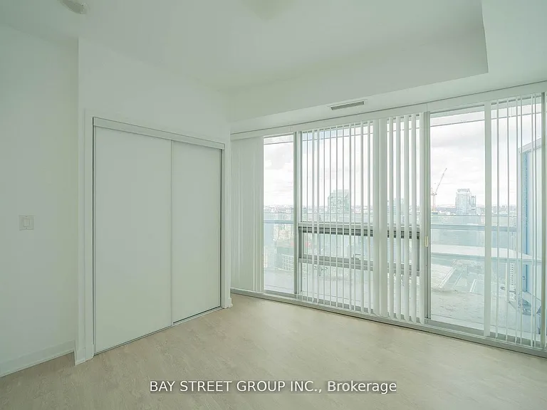 12 York St #5607 — Photo 12