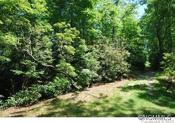 4th image of 38 Poplar Crest Dr
