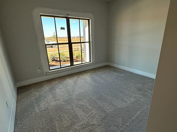 5th image of 282 Susan Lynn Way