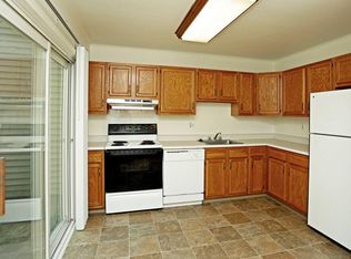 1695 Longfellow Ct, Rochester Hills, MI 48307