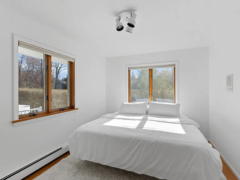 18 Noyac Harbor Rd — Photo 19