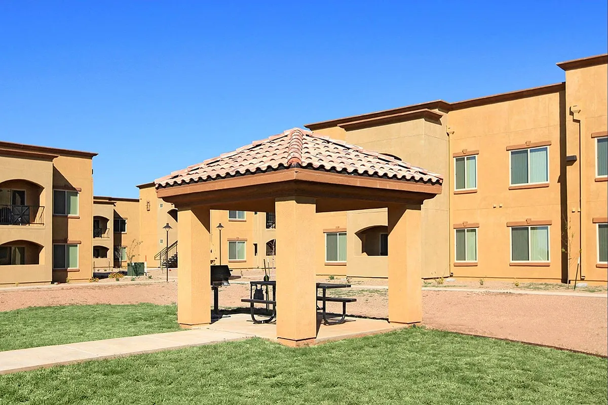 Building Photo - Raintree Apartments