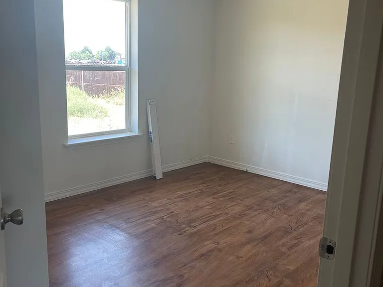 1406 E Adelia Ct — Photo 10