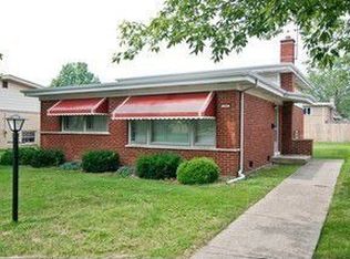300 Roberta Ln, Chicago Heights, IL 60411