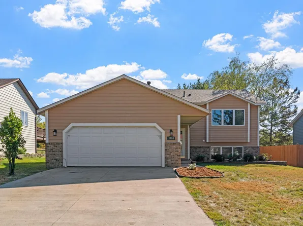 1884 Bear Path Trl, Eagan, MN 55122
