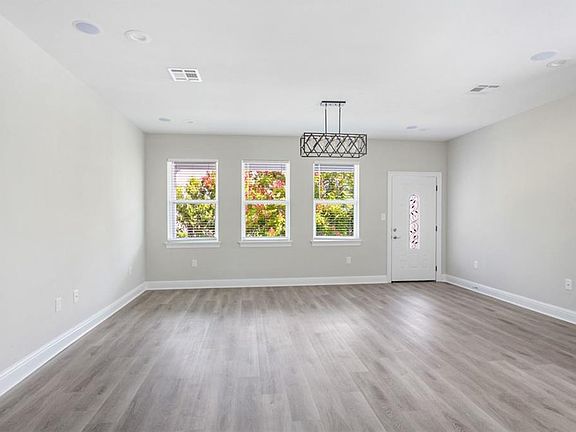 2nd image of 2619-2621 Onzaga St