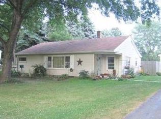 925 Emmertsen Rd S, Racine, WI 53406