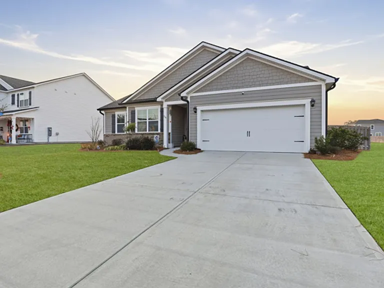 564 Foxtail Dr — Photo 3