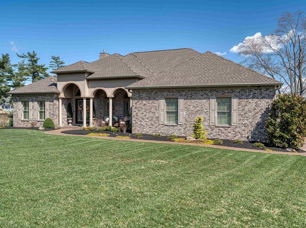 919 Clearcrest Dr, Evansville, IN 47710