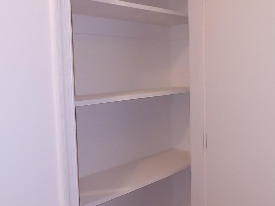 1st image of 122 Parkside Dr