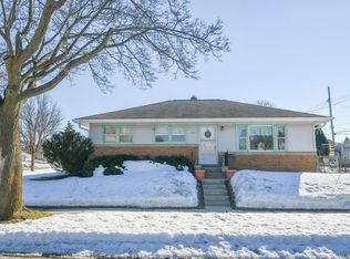 5301 W Howard Ave, Milwaukee, WI 53220