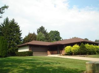 950 Eldridge Dr, Kalamazoo, MI