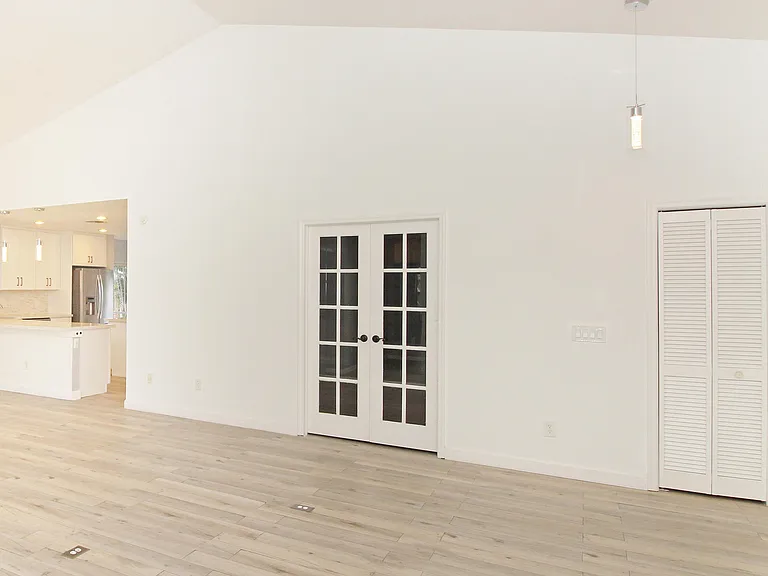 896 Rose Ct — Photo 20