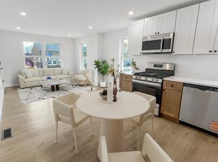 691 Potters Ave #1, Providence, RI 02907