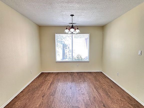 4th image of 559 Sky Tower St SW