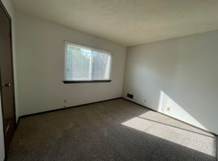 7349 Ames Cir #7349, Omaha, NE 68134