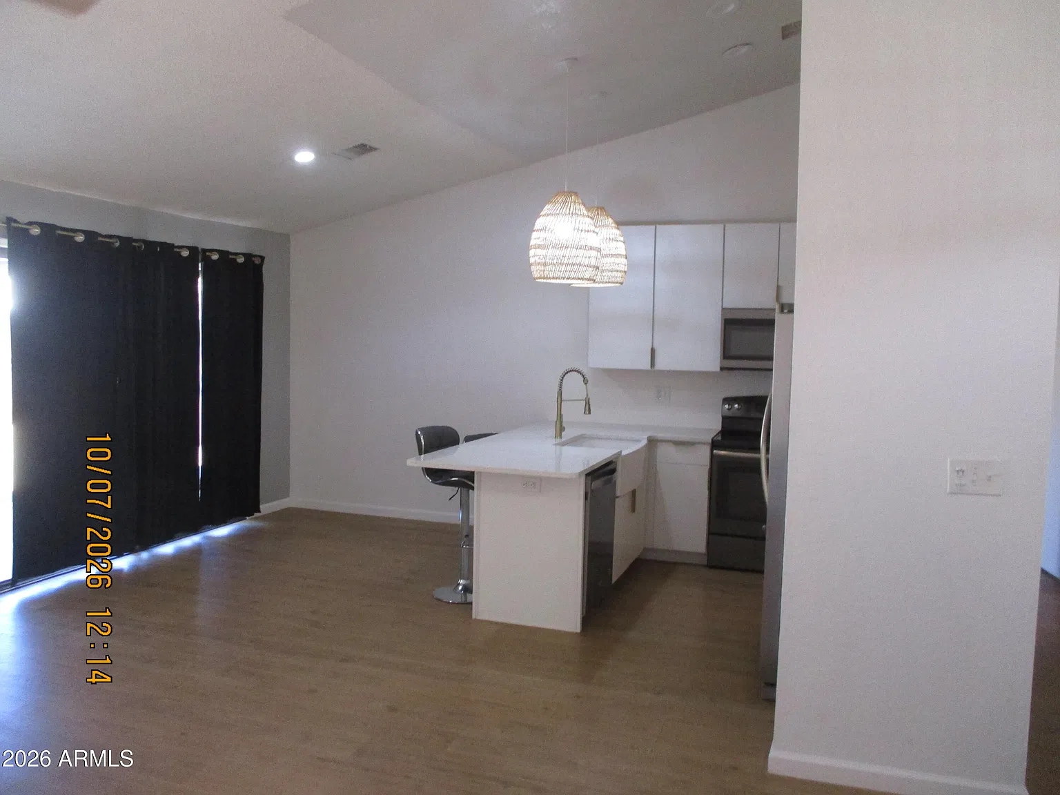 3 bed, 2.0 bath, 1369 sqft, $1,500 — Photo 3